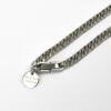 focus fermoir collier chaîne homme femme basique minimaliste