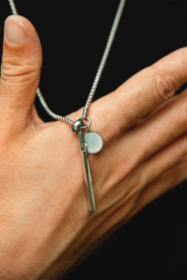 focus collier longueur ajustable en pendentif acier inoxydable et nacre