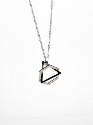 packshot collier minimaliste homme femme en acier inoxydable pendentif triangle et hexagone